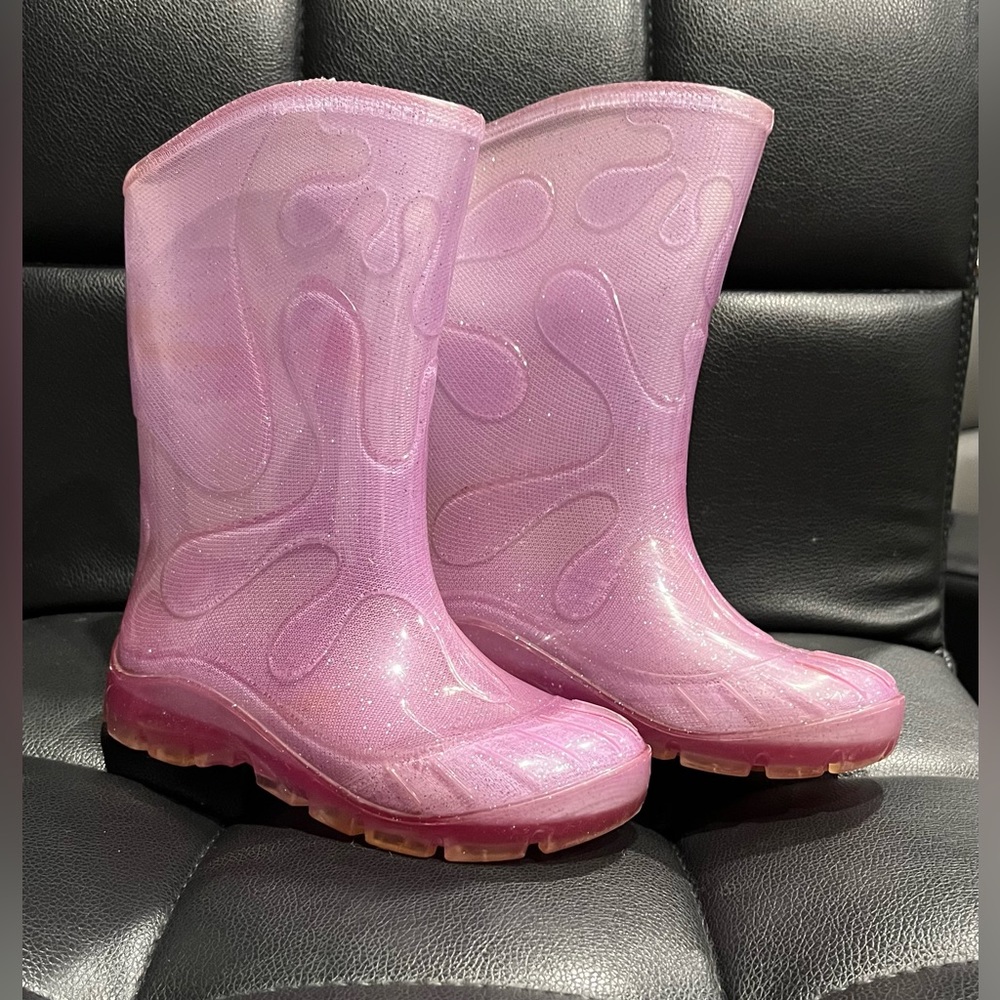 Kids pink rain boots, like new!